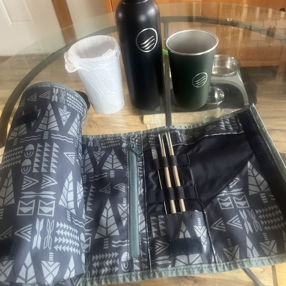 New  UNITED BY BLUE, The Drink Kit, Thermos and Stainless Straws, Teal Camping